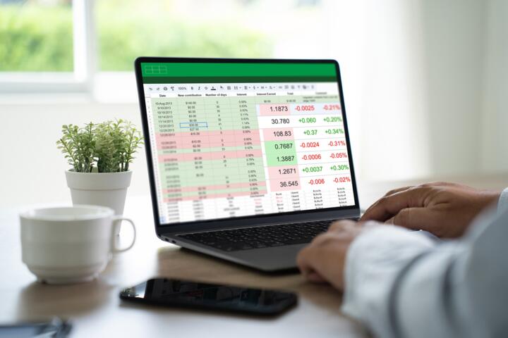 Financial Modeling with AI: Predicting Trends with Machine Learning