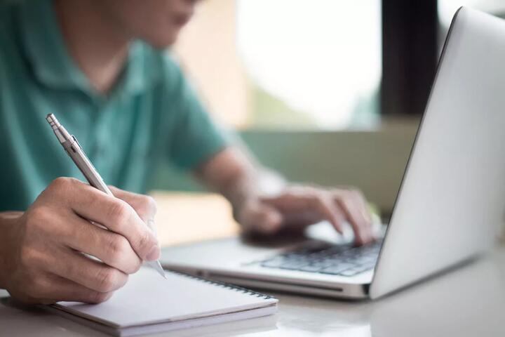 The Wealth Gap: How Lifelong Learning Separates Top Earners from the Rest