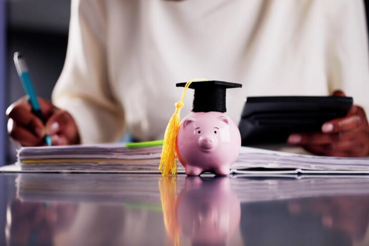 Financing Your Education: Scholarships, Grants, and Modern Student Loans